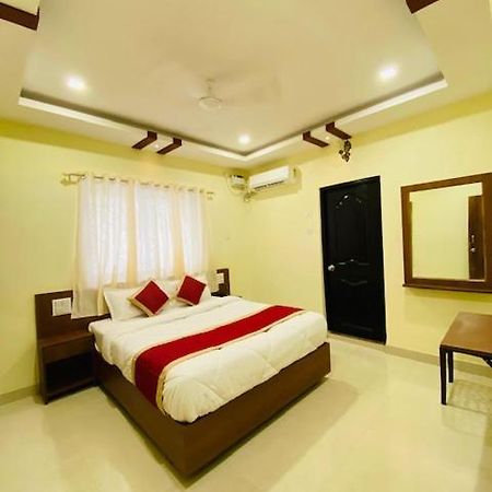 Prabhuvihar Residency Hotell Porvorim Exteriör bild