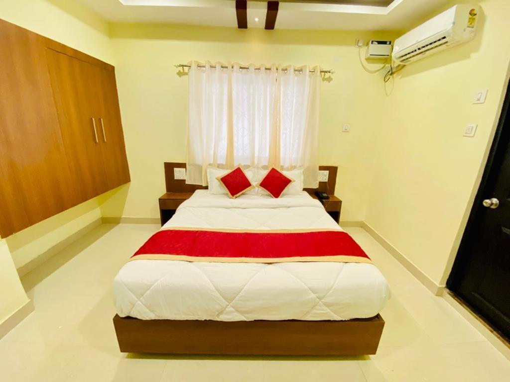 Prabhuvihar Residency Hotell Porvorim Exteriör bild